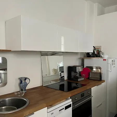 Comme Une Petite Maison Paris Exterior photo