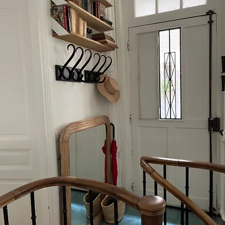 Comme Une Petite Maison Paris Exterior photo