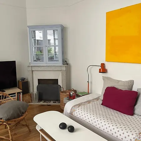 Comme Une Petite Maison Paris Exterior photo