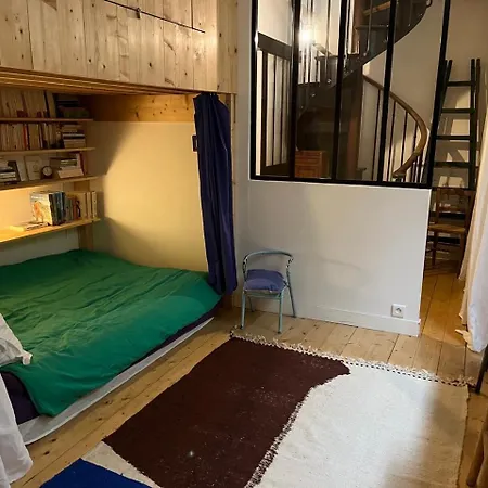 Comme Une Petite Maison Paris Exterior photo